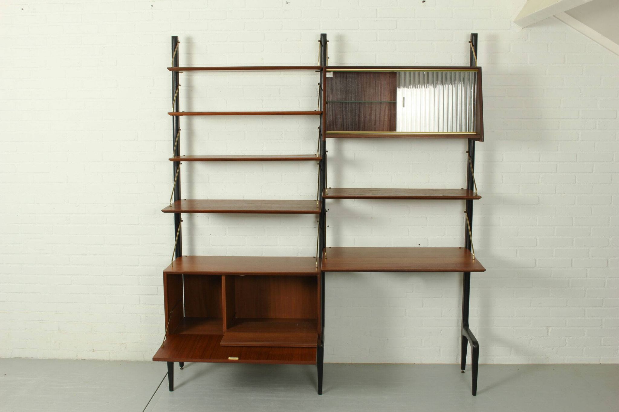 Système mural modulaire en teck par Louis van Teeffelen pour WéBé, 1950
