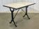 Table de bistrot - travail moderne, piétement en fonte