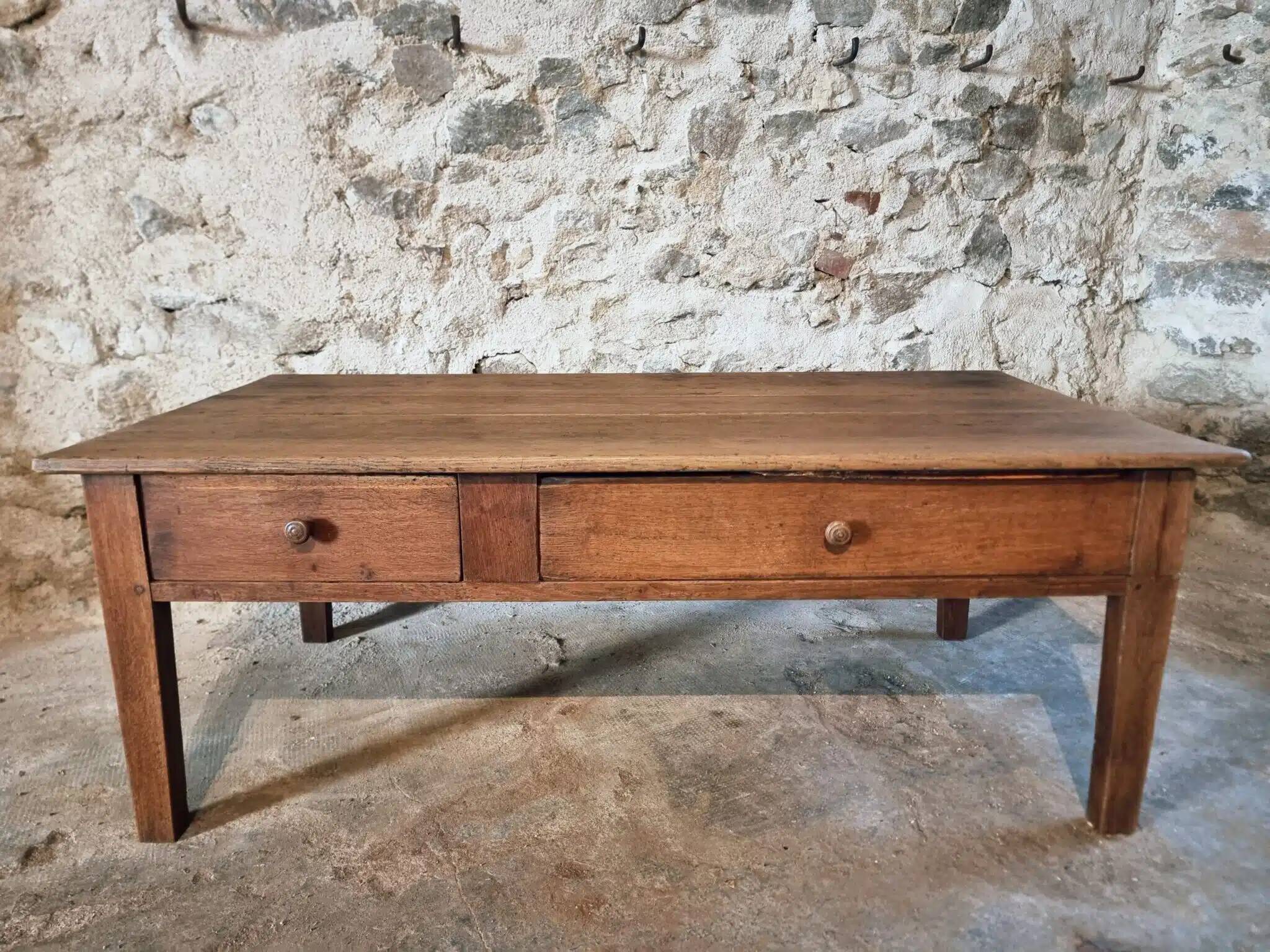 Table basse ancienne en chêne français – Table de ferme rustique du XIXe siècle avec tiroir et panneau de rangement coulissant, vers 1850