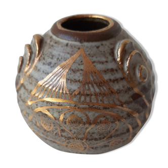 Sandstone ball vase