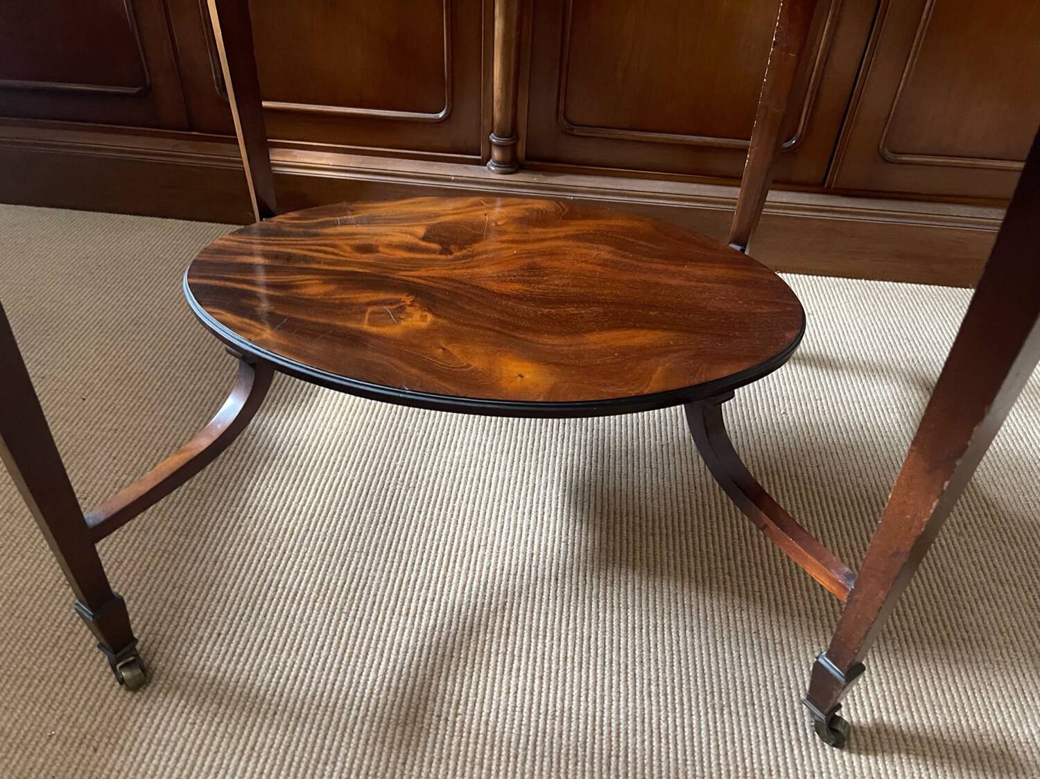 Regency oval mahogany side table, second half of the 19th century, good condition