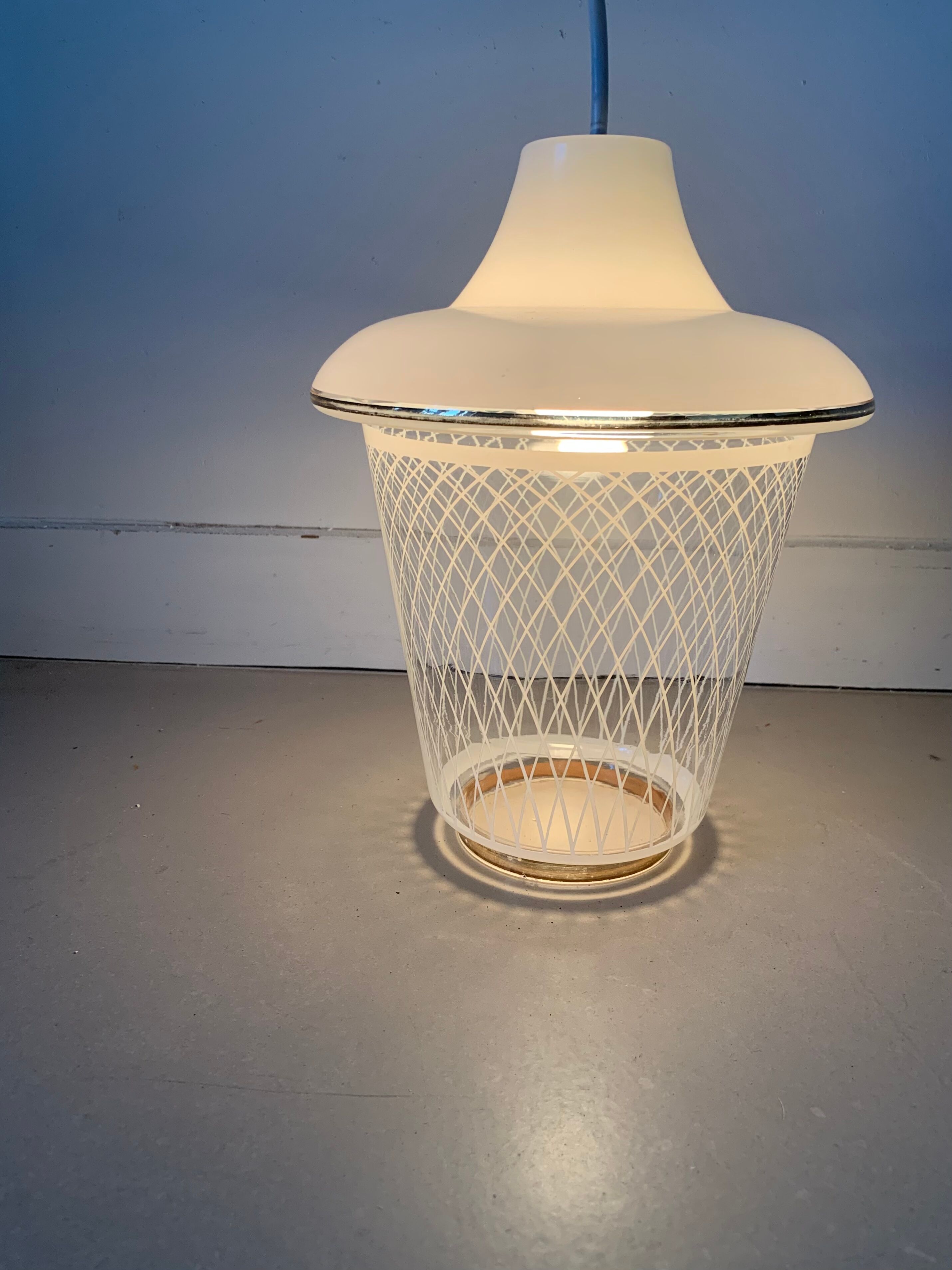 Lot de 2 suspensions verre années 50