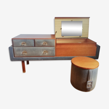Regy edition dressing table and pouf