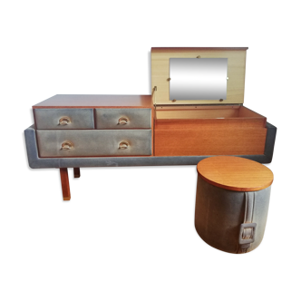 Regy edition dressing table and pouf