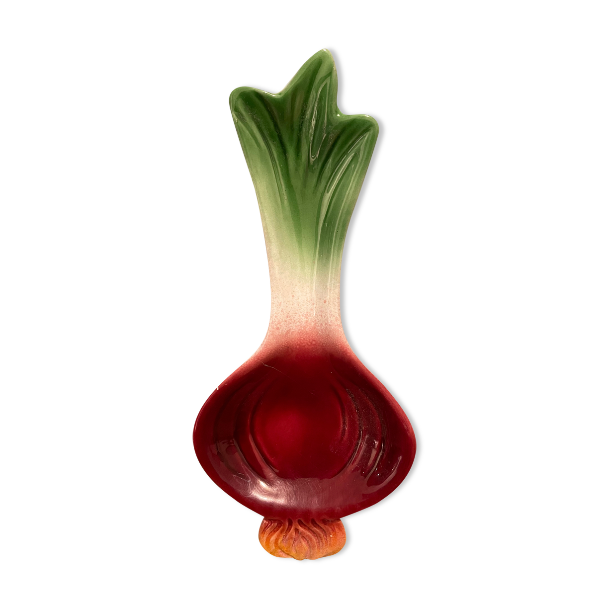 Aperitif ramequin in the shape of radishes