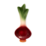 Aperitif ramequin in the shape of radishes