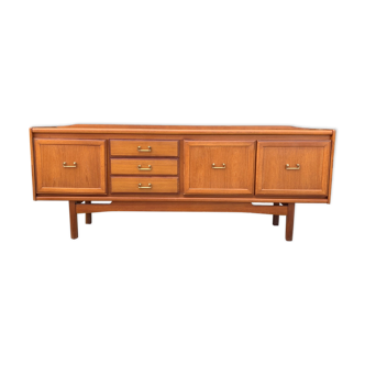 English teak sideboard from the manufacturer William Laurence