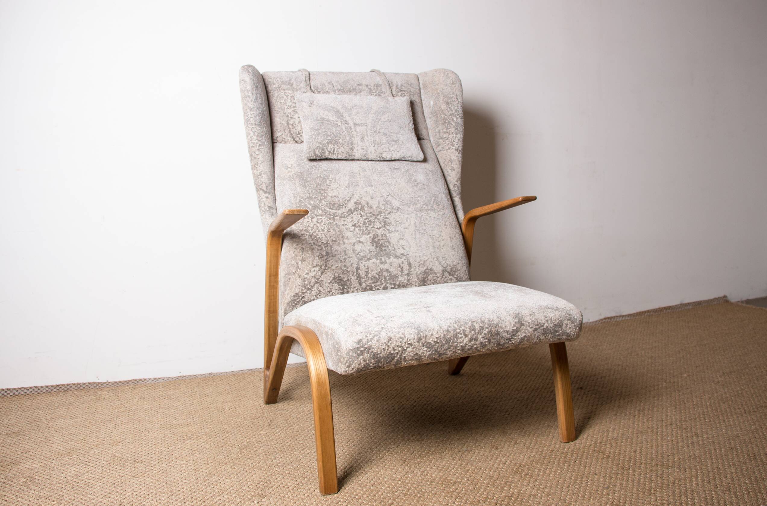 High armchair in curved beech and recent konkav fabric model by paul bode for federholz.