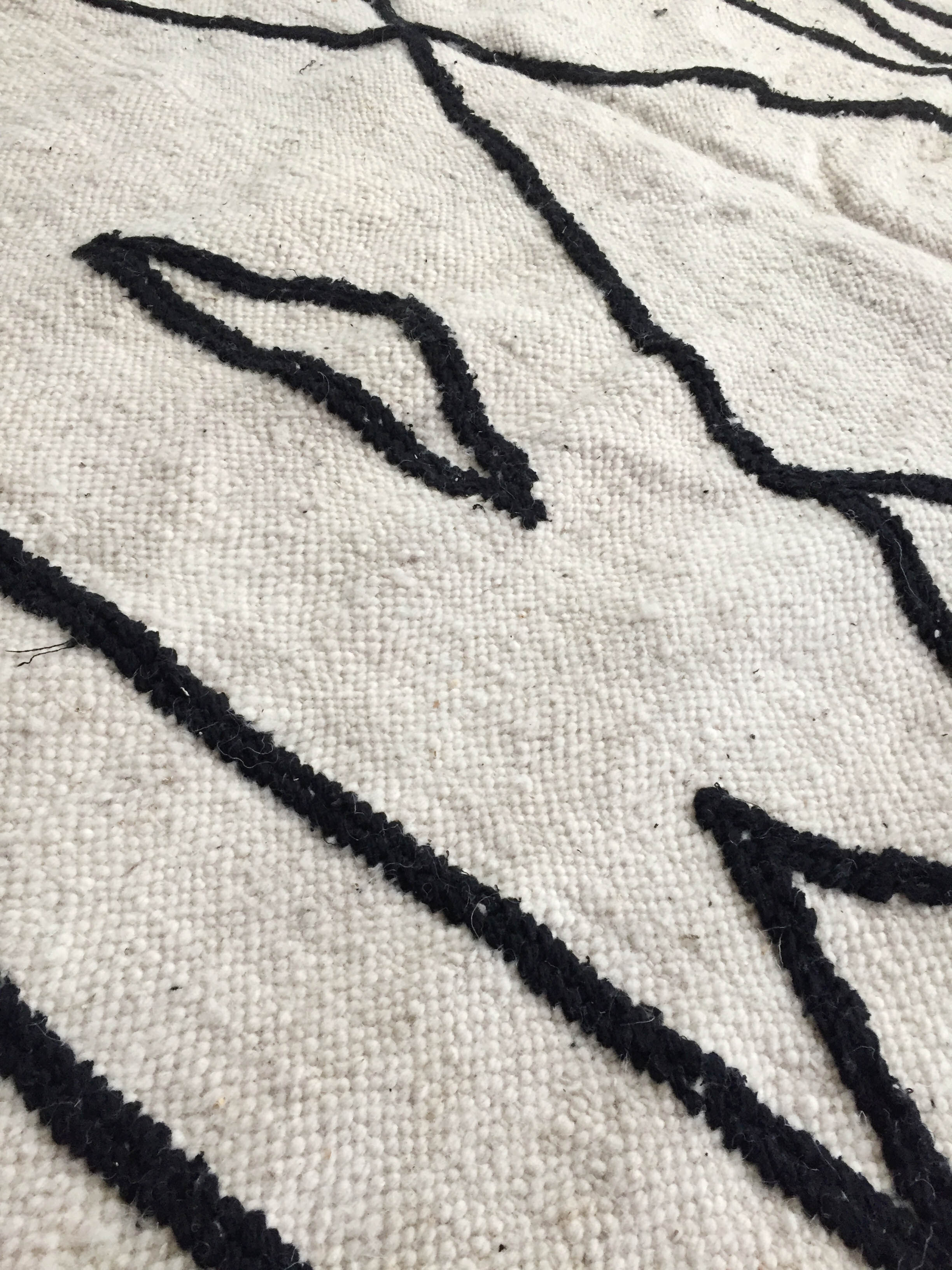 Moroccan Berber Kilim carpet ecru with black graphic patterns 315x198cm