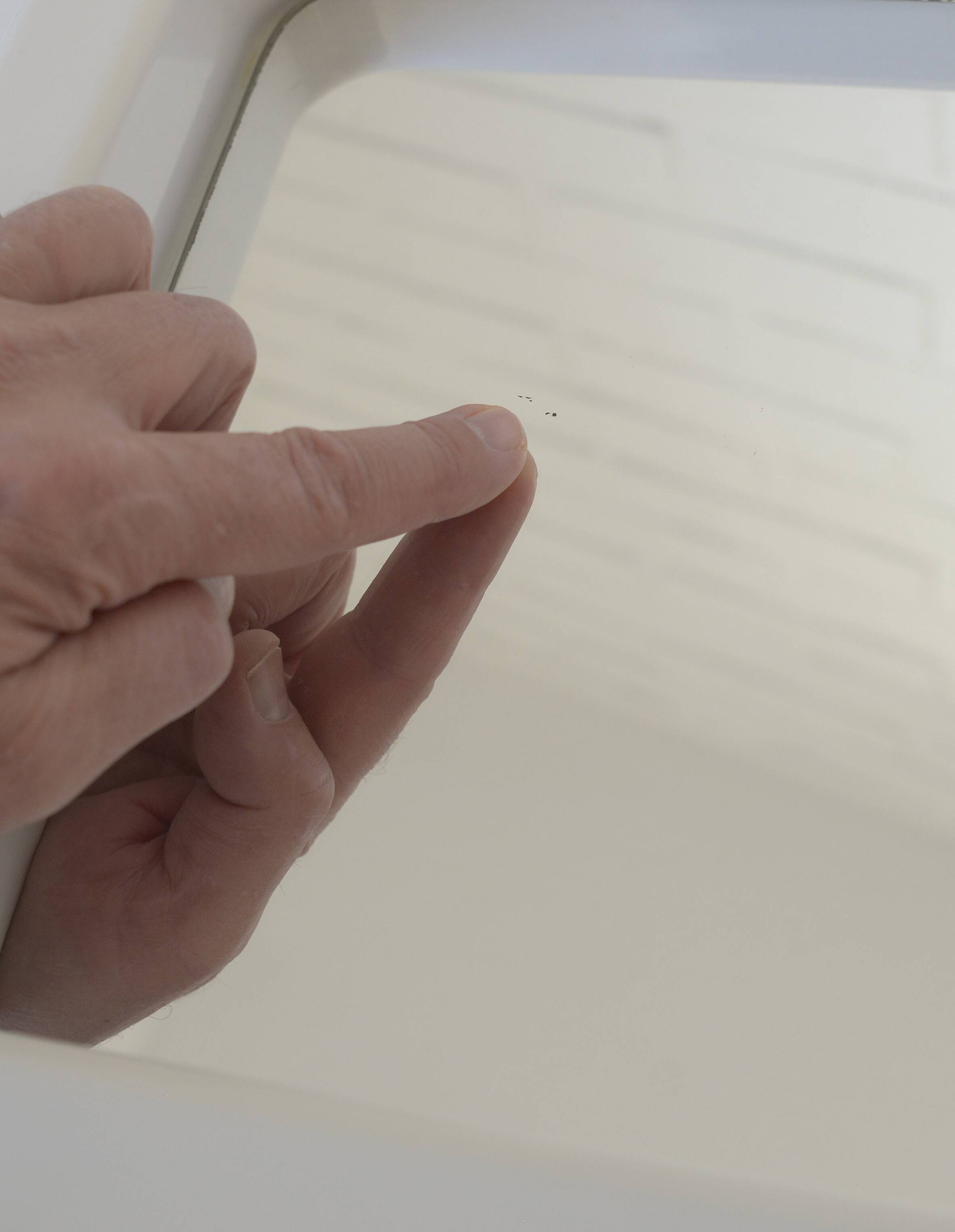 Miroir mural en plastique blanc style Space Age vintage Mid-Century Modern (MCM), Yougoslavie, années 1970