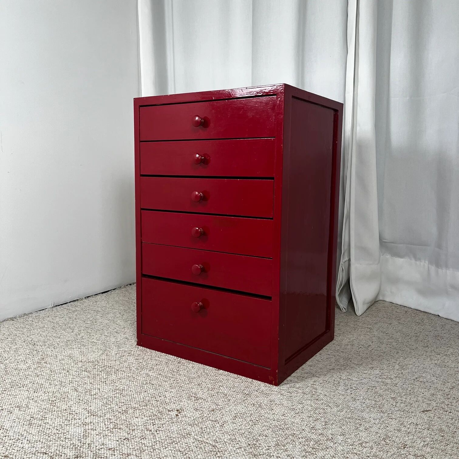 Small workshop furniture in red lacquered pine, 1980.