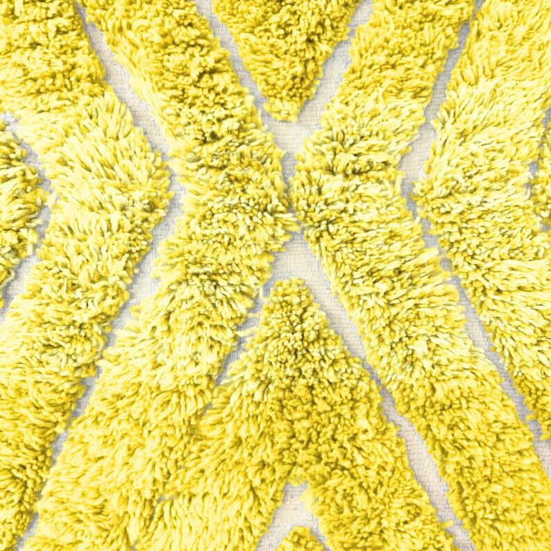 Ecru Moroccan rug with geometric patterns 250cm x 150cm