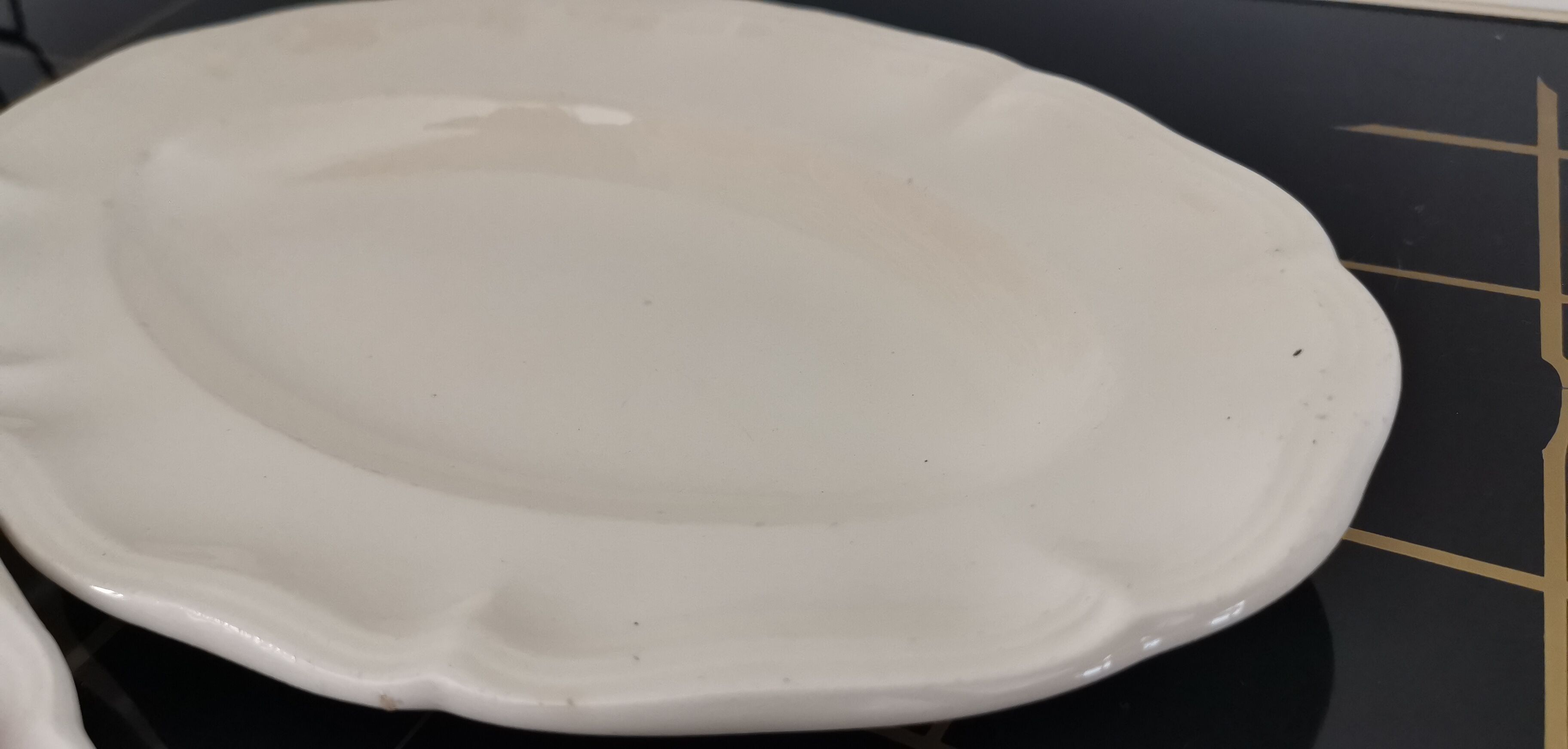 2 oval raviers Sarreguemines solid ivory color