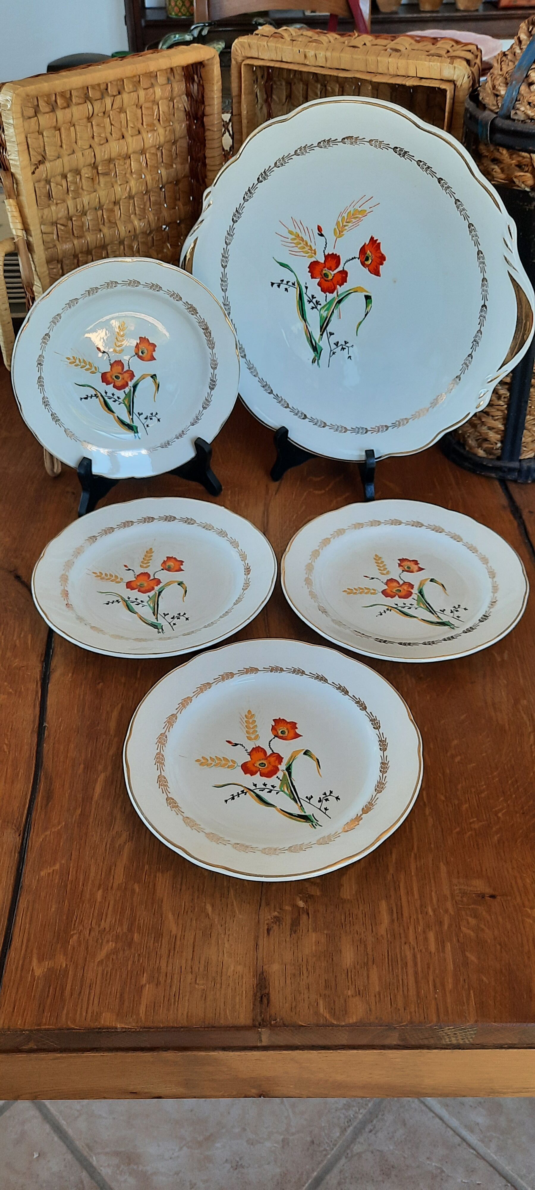 Serving dish and 4 dessert plates Sarreguemines