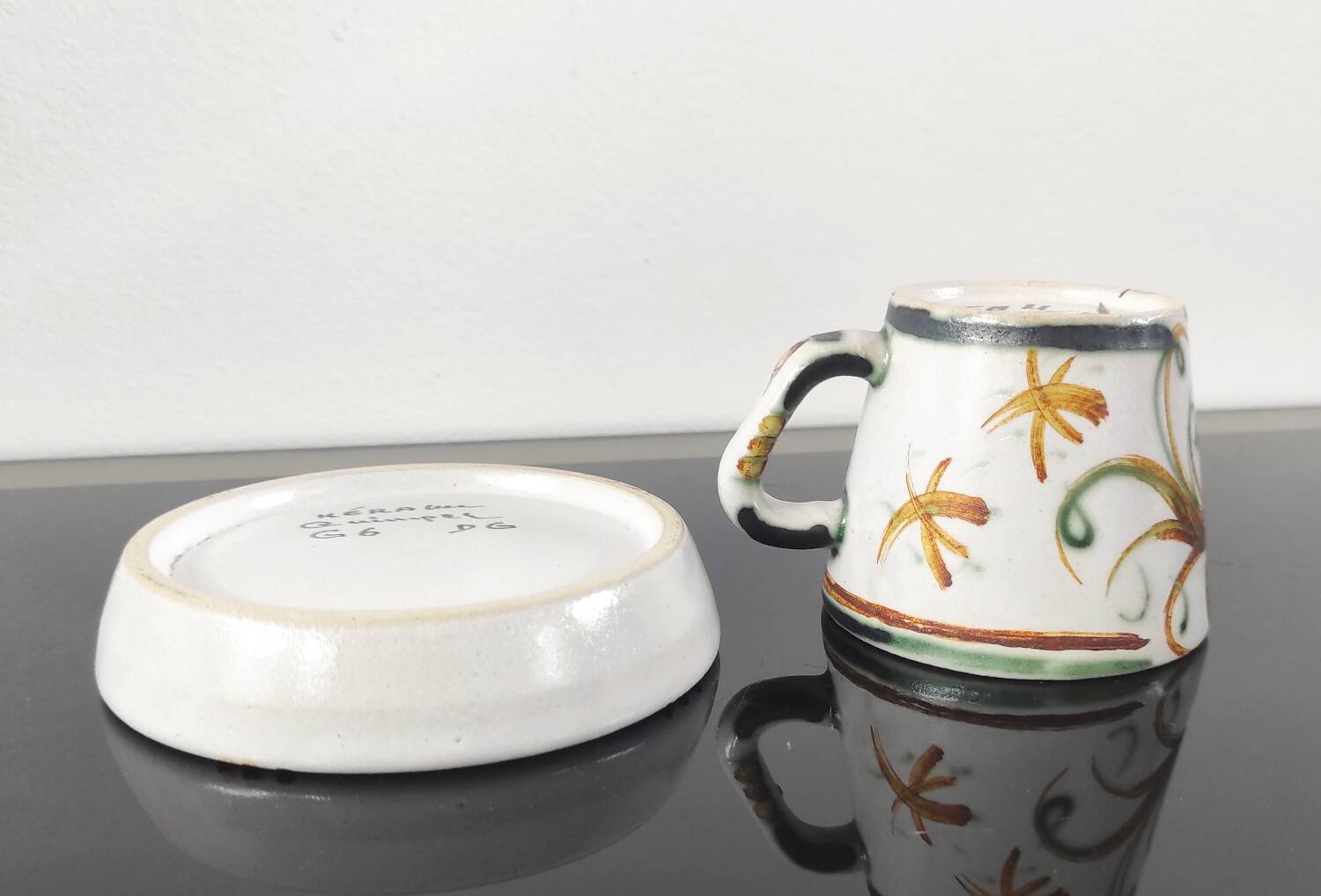 Set of 6 vintage Kéraluc Quimper coffee cups and saucers.