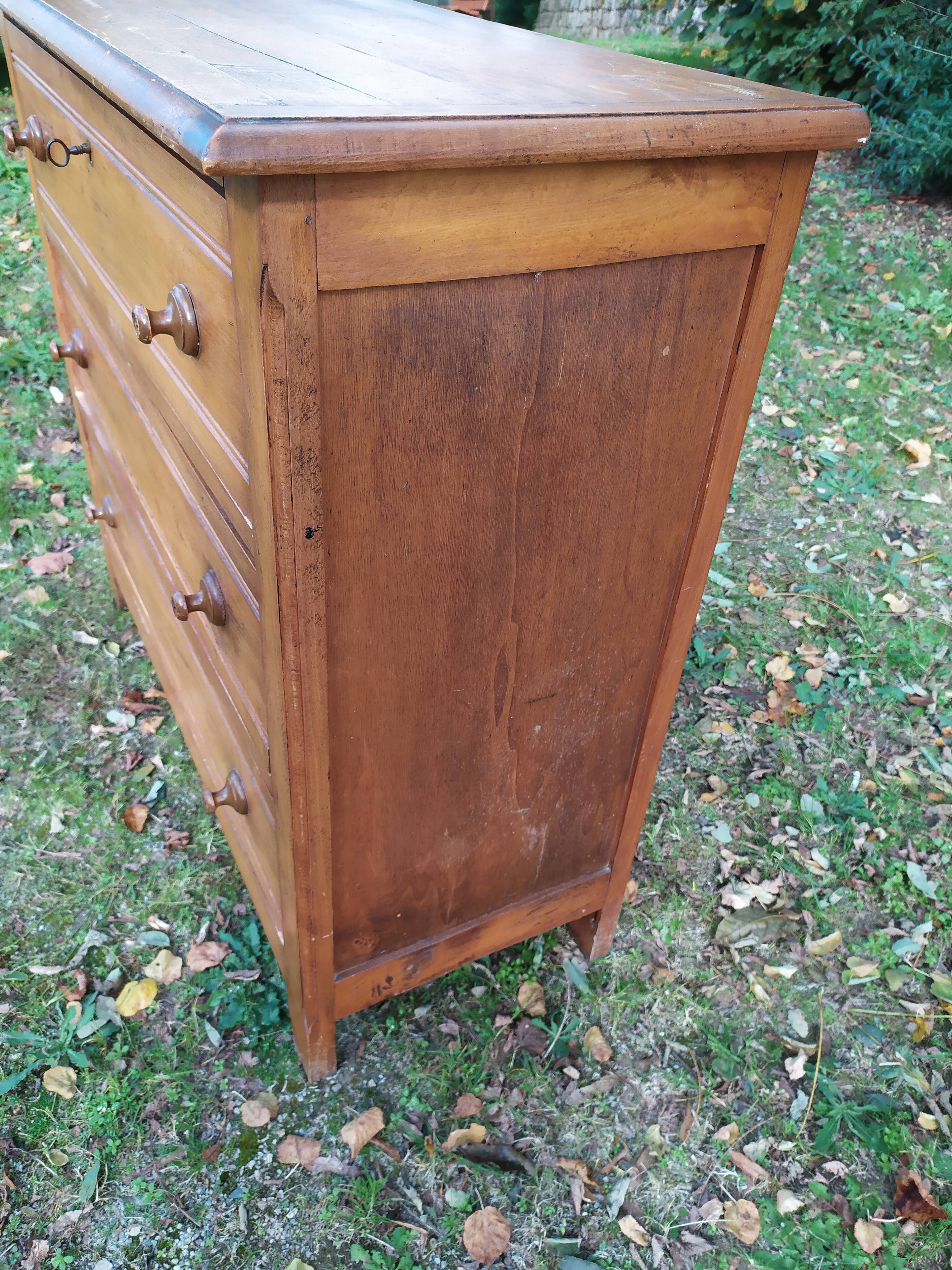 Vintage pine chest of drawers