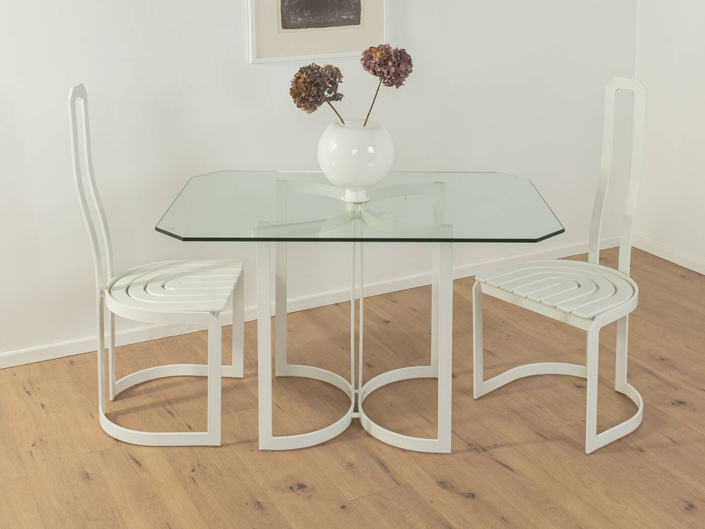 Table à manger postmoderne par Allmilmö