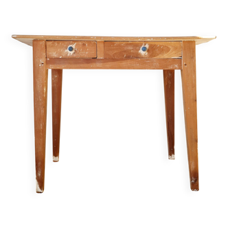 Old farmhouse table with 2 drawers.