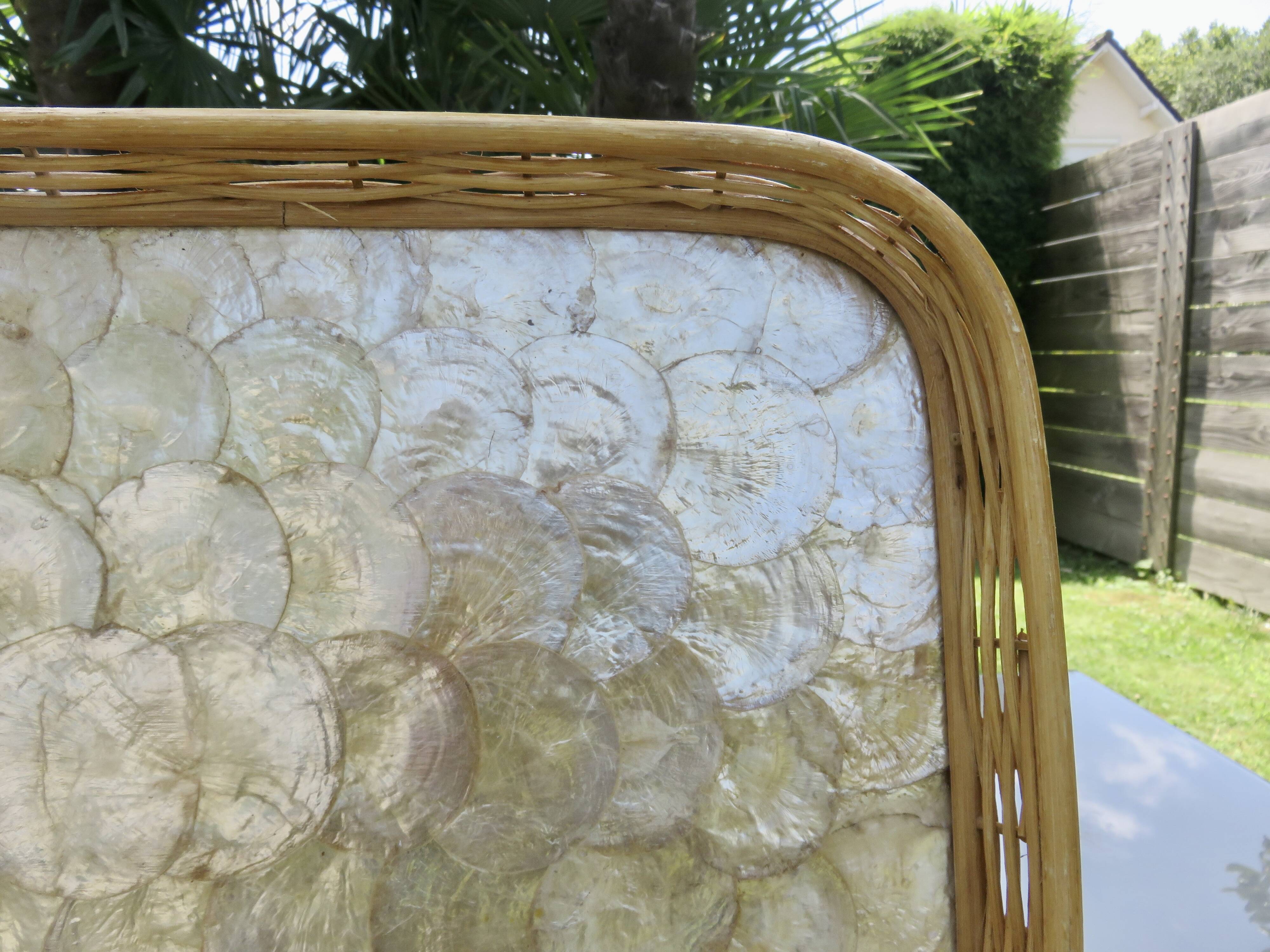 Old tray in woven rattan and mother-of-pearl, 1980s, vintage