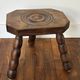 Tabouret tripode en bois