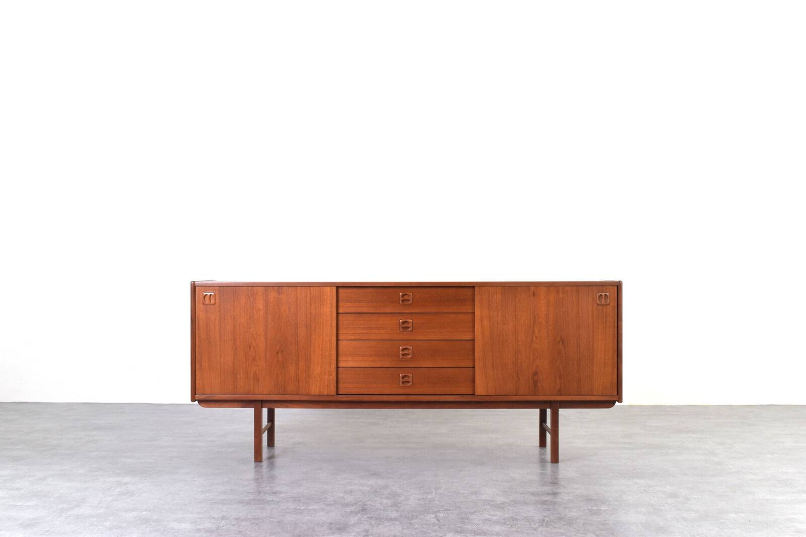 Buffet en teck du milieu du siècle par Klippan Korsør pour Ikea, années 1960.