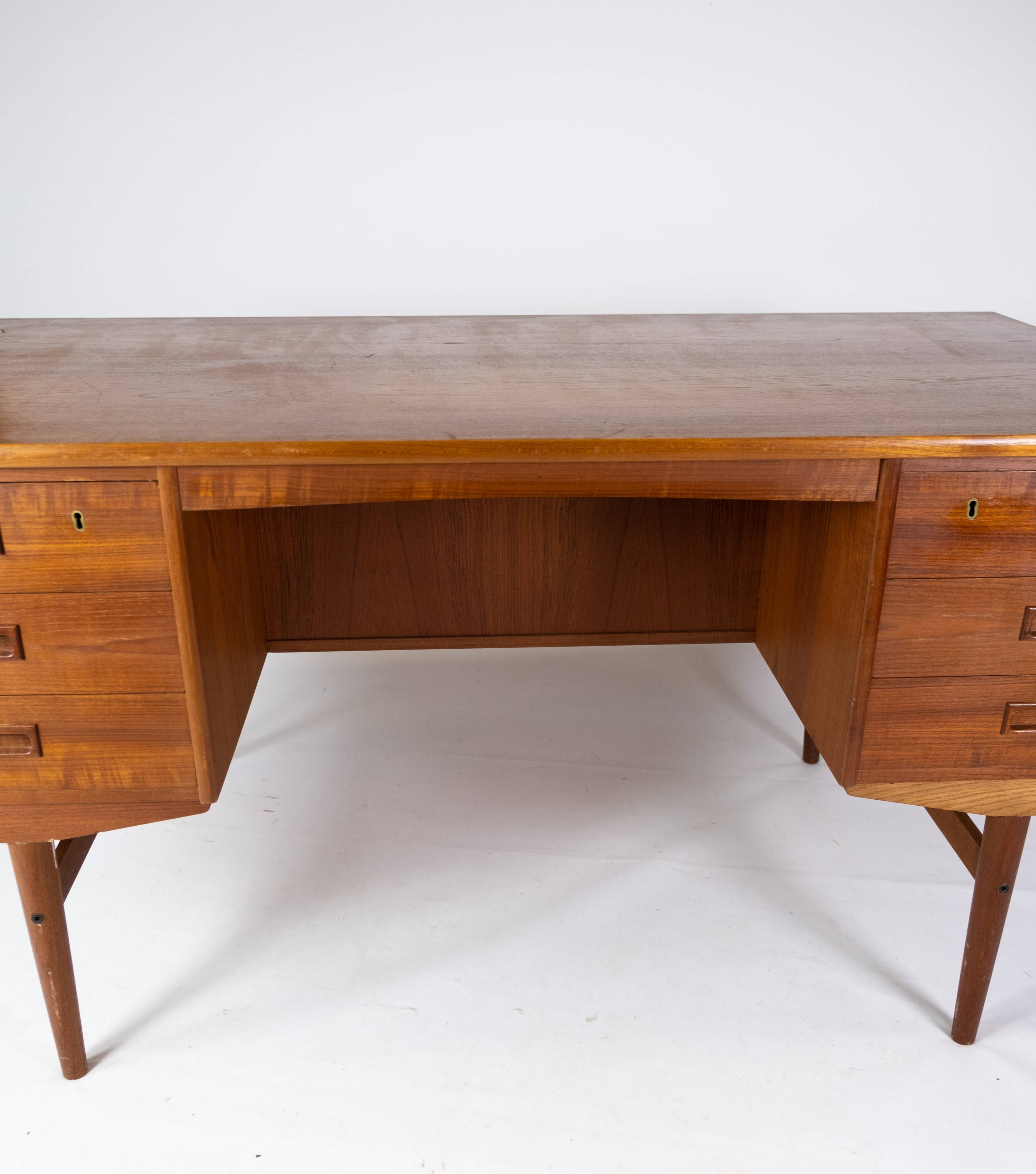 Bureau en teck de design danois des années 1960