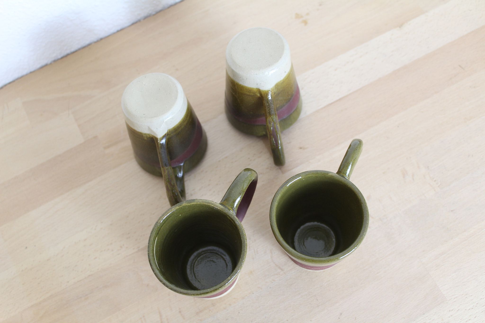 Set de 4 tasses en céramique verts et violets
