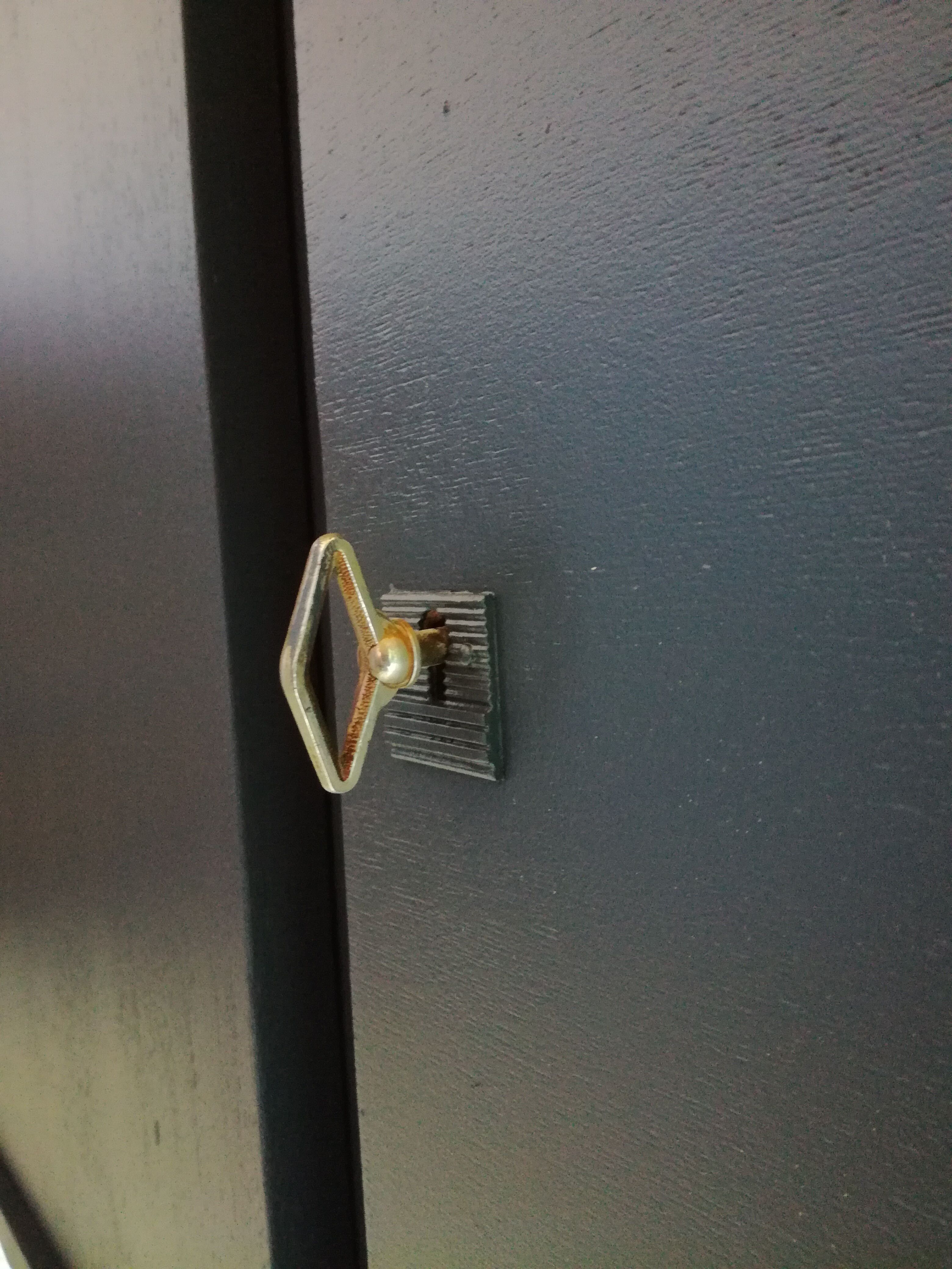 Compass feet sideboard