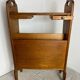 Porte-revues en bois avec repose verres