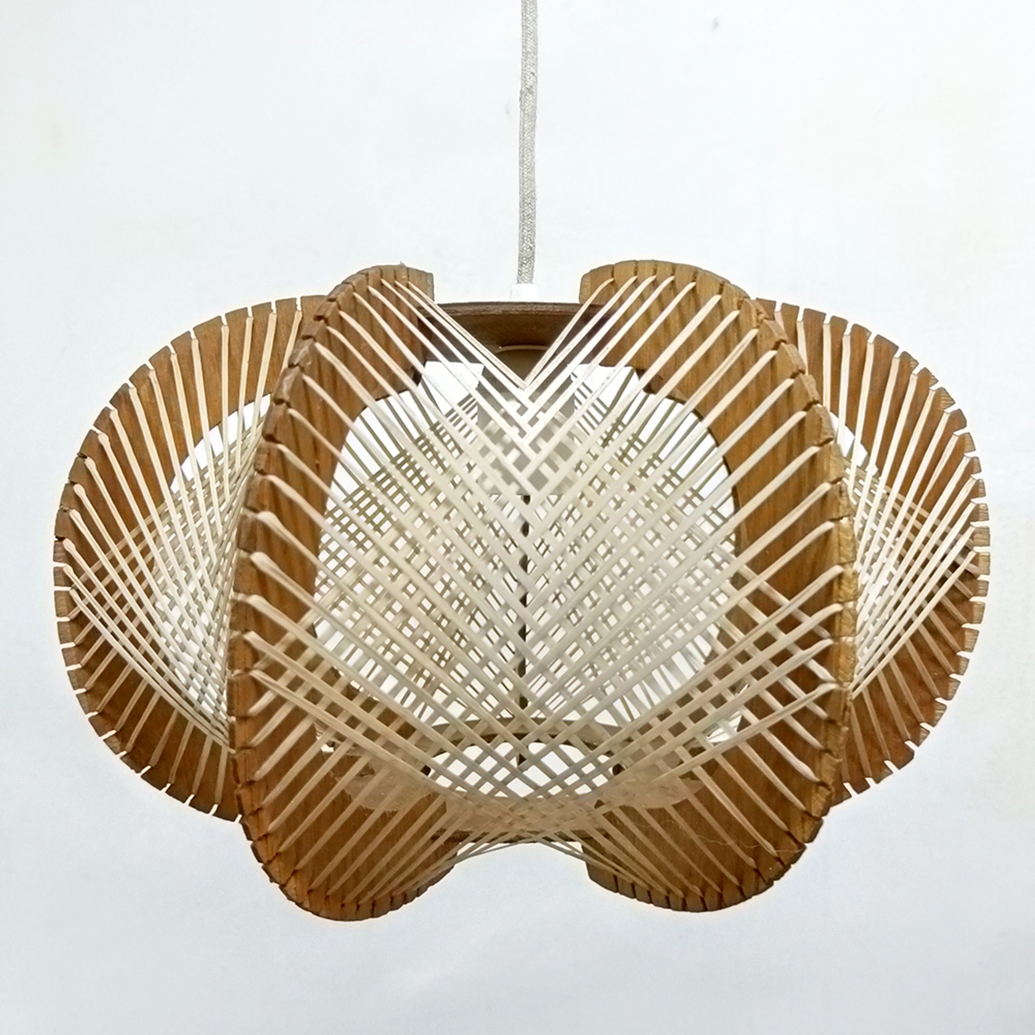 Suspension nordique en bois du milieu du siècle, années 1960