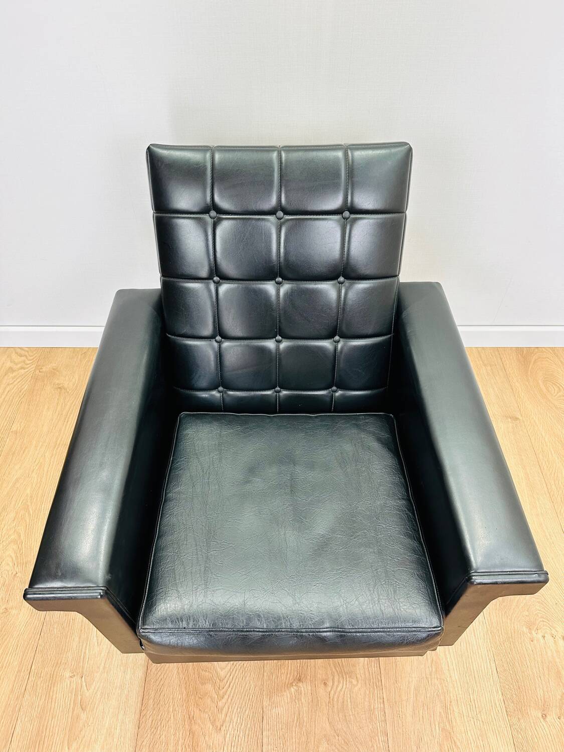 Black skaï armchair