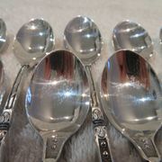 12 cuillères à moka métal argenté orfèvre Manulor manche à la russe 10,6cm