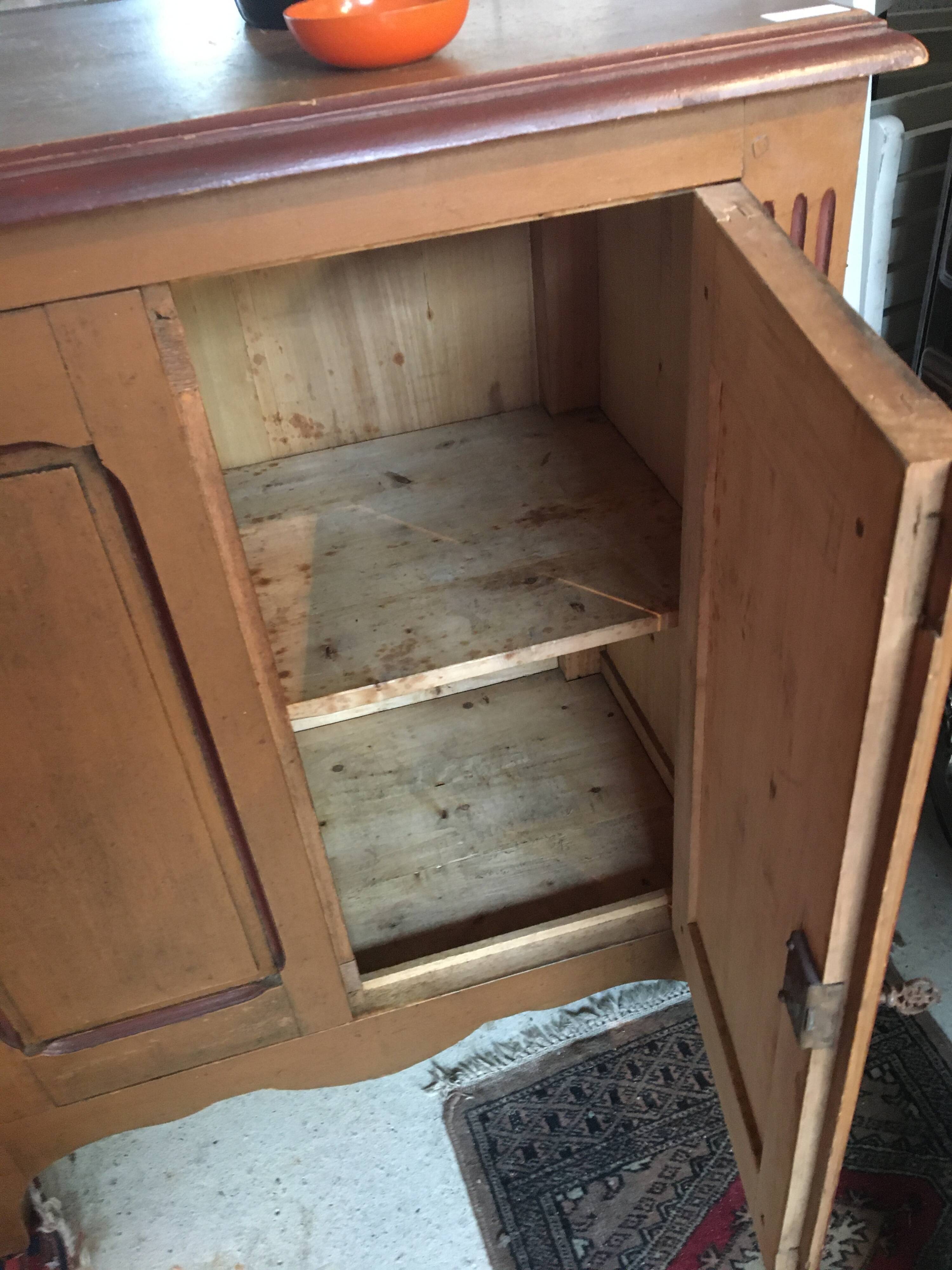 Parisian buffet rechampi