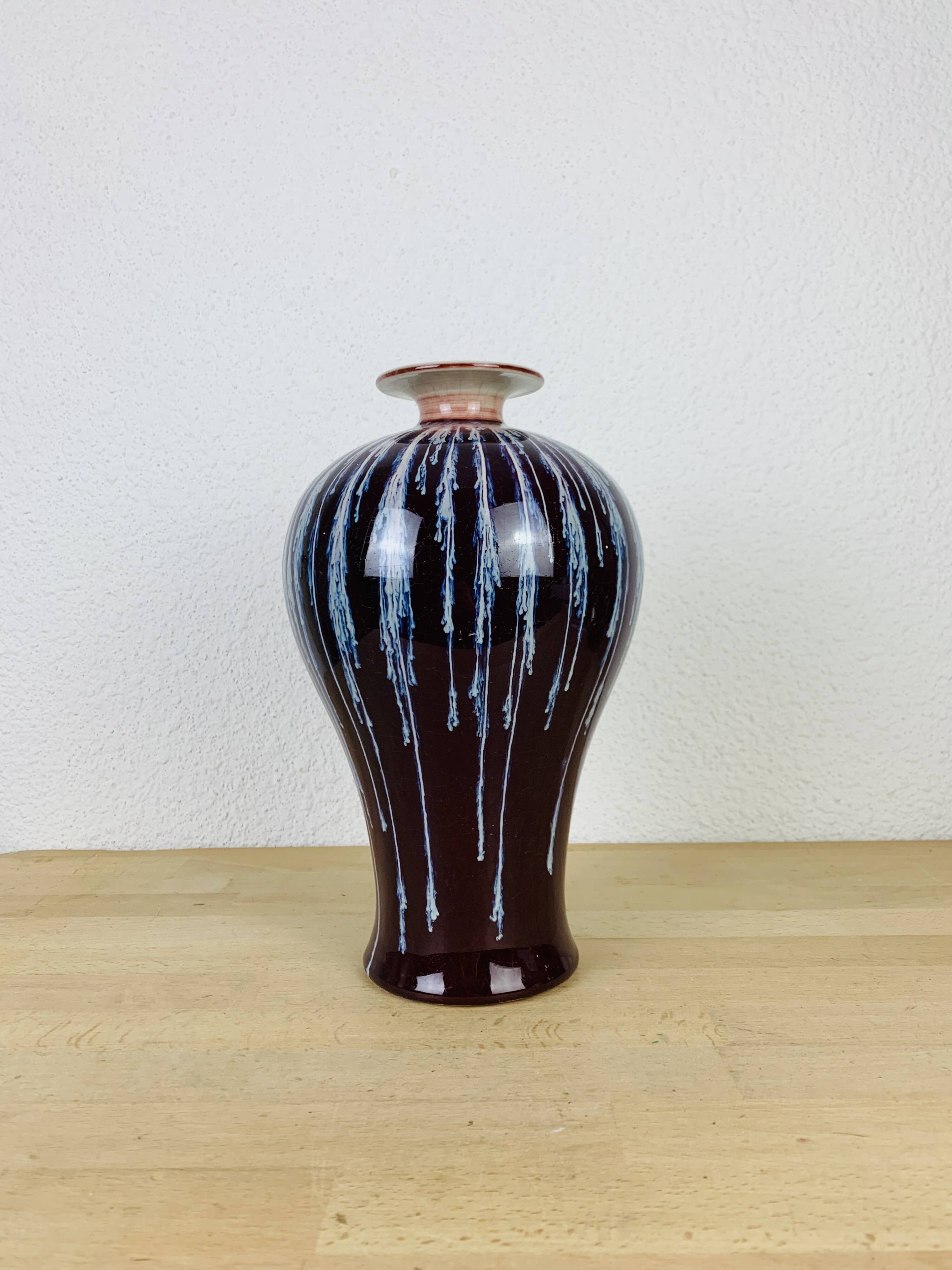 Chinese porcelain ox blood vase 29 cm