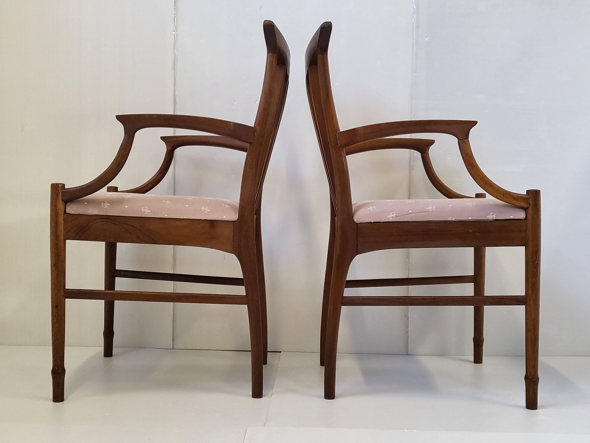 Paire de fauteuils scandinaves 1960 en teck