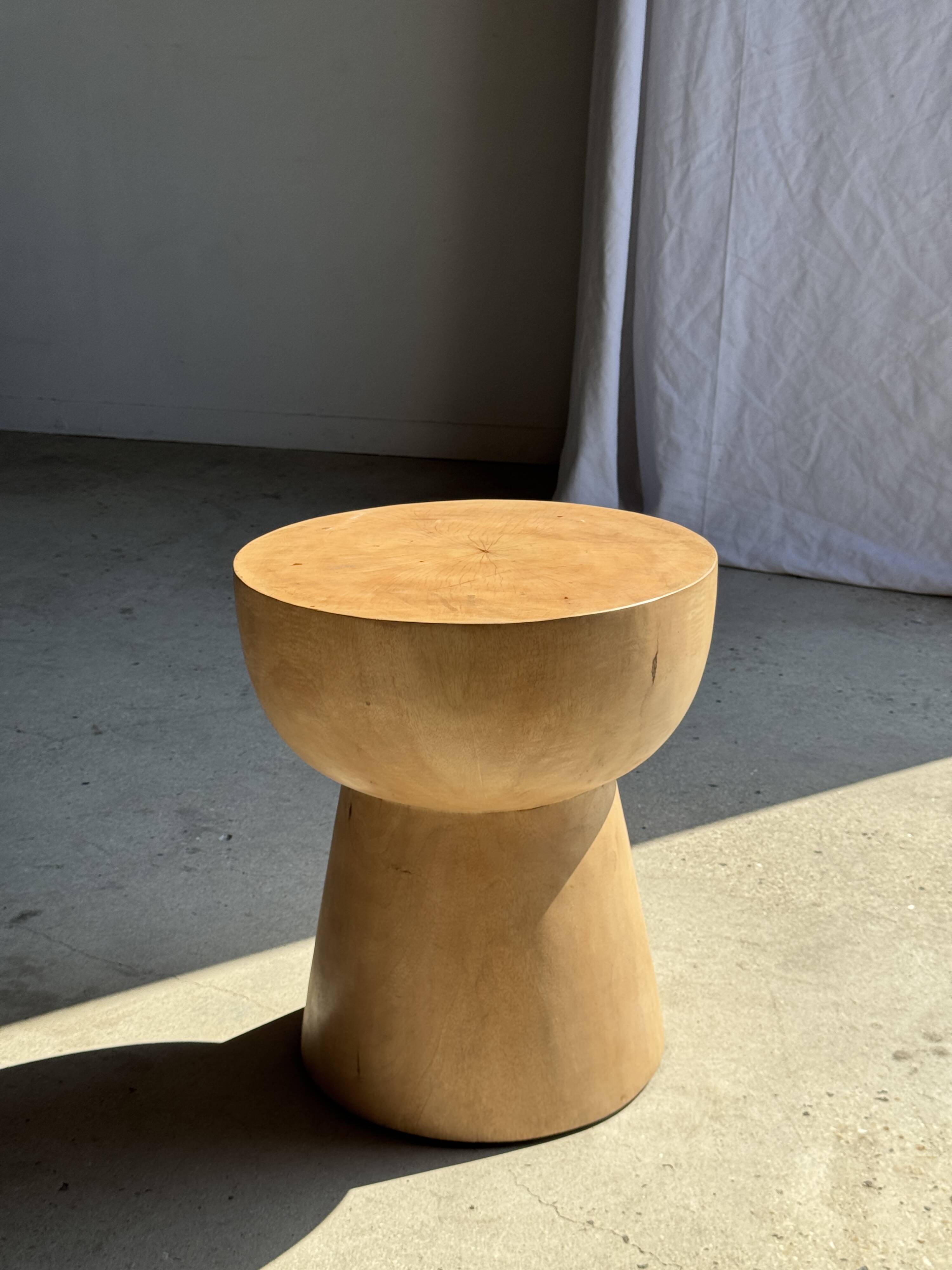 Side table or stool with a semi-spherical top in beige mango wood H50 D45