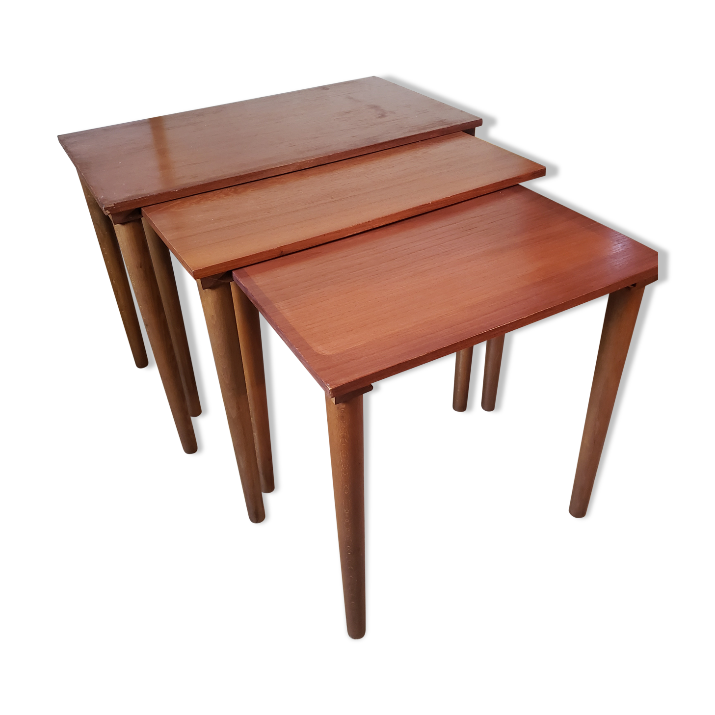 Scandinavian vintage gigognes tables