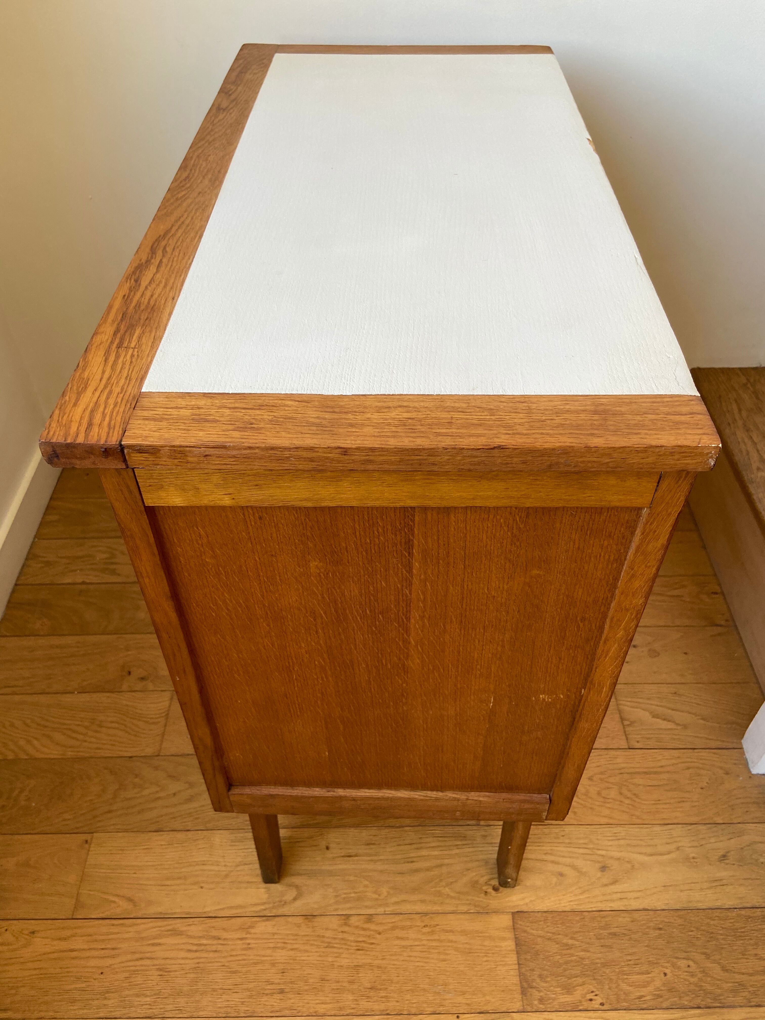 Commode en bois trois tiroirs