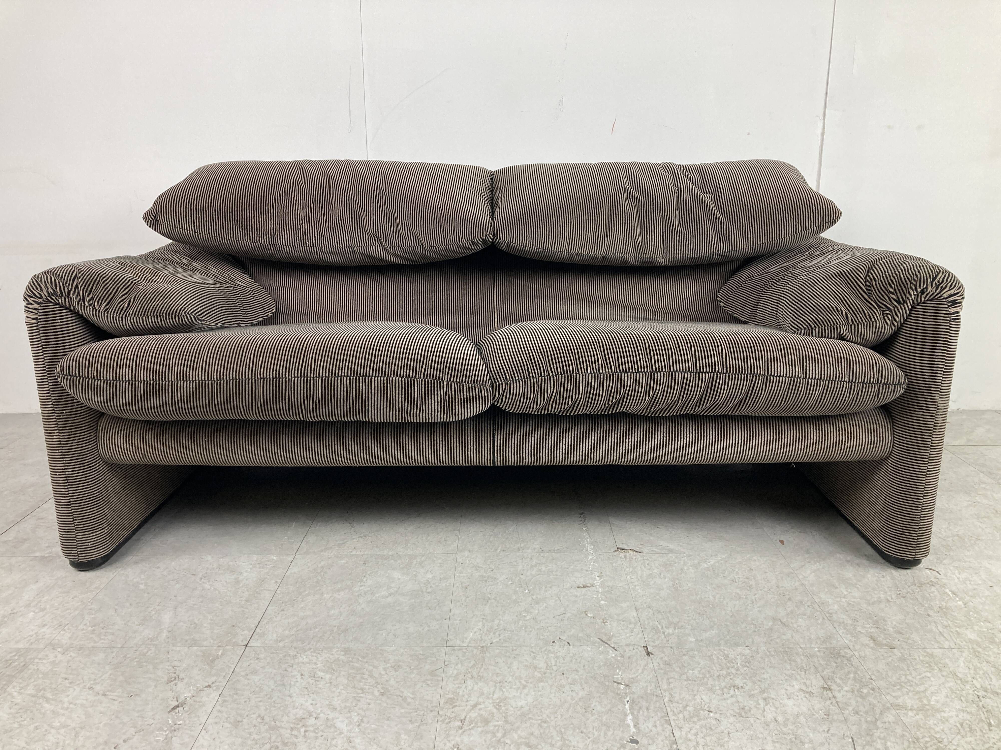 Maralunga sofa by Vico Magistretti for Cassina