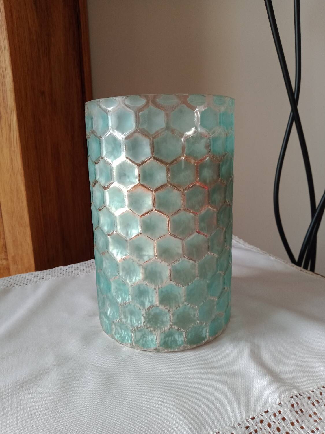Cylindrical vase frosted honeycomb glass