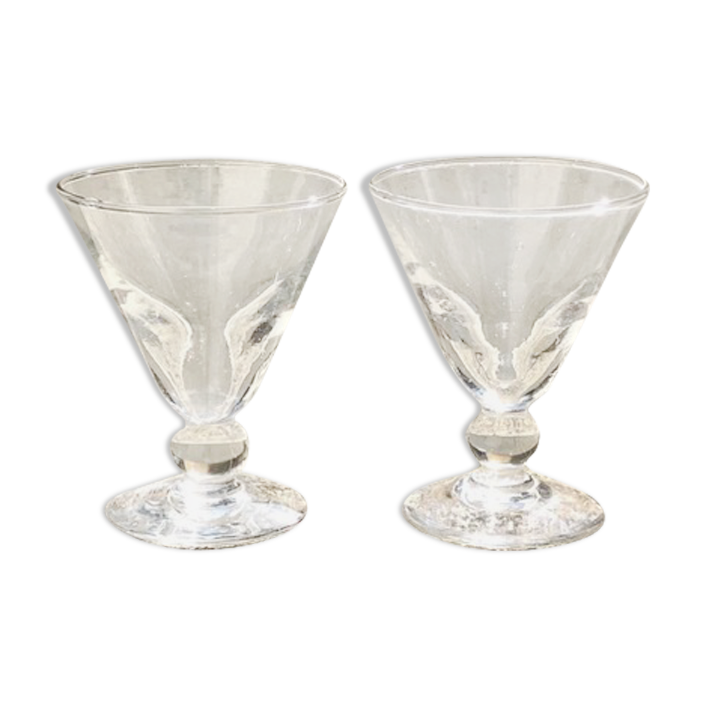 The two old walking glasses