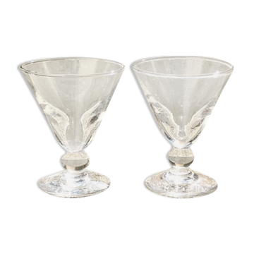 The two old walking glasses