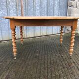 Round table in solid cherry wood, extendable with twisted legs, Louis Philippe style.