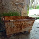 Cast iron gardener
