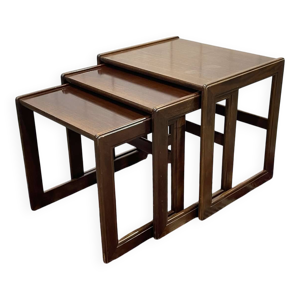 Suite de 3 tables gigognes - teck
