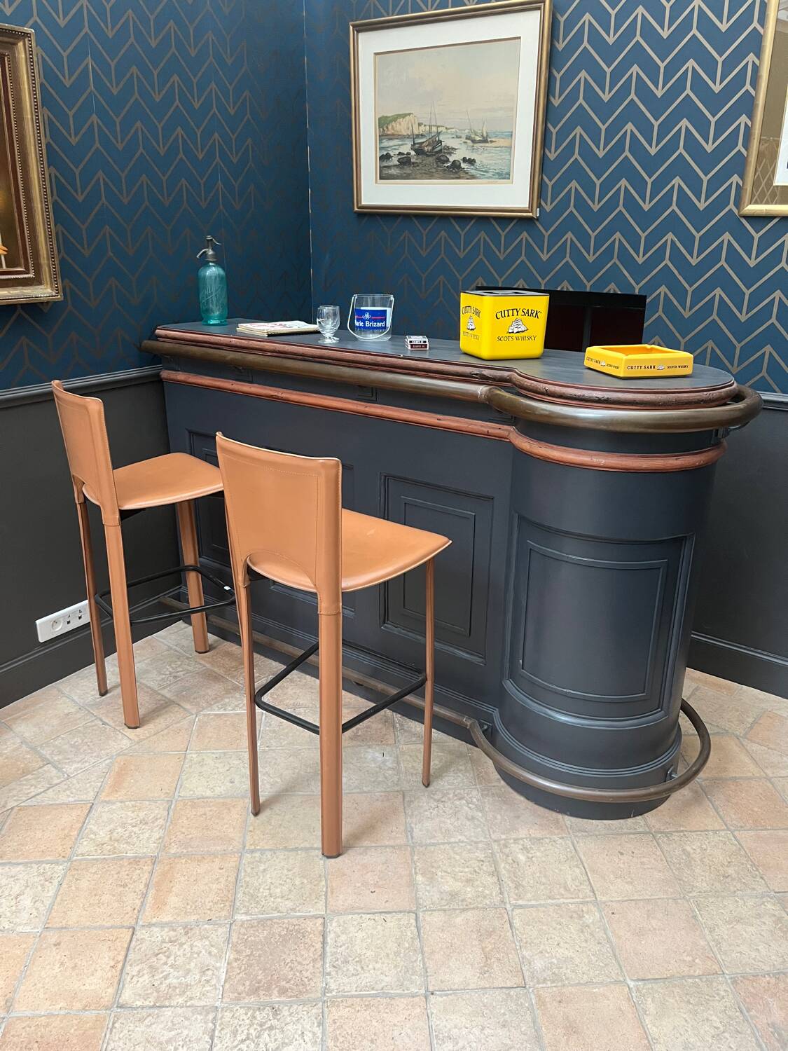 Bar, painted wooden counter