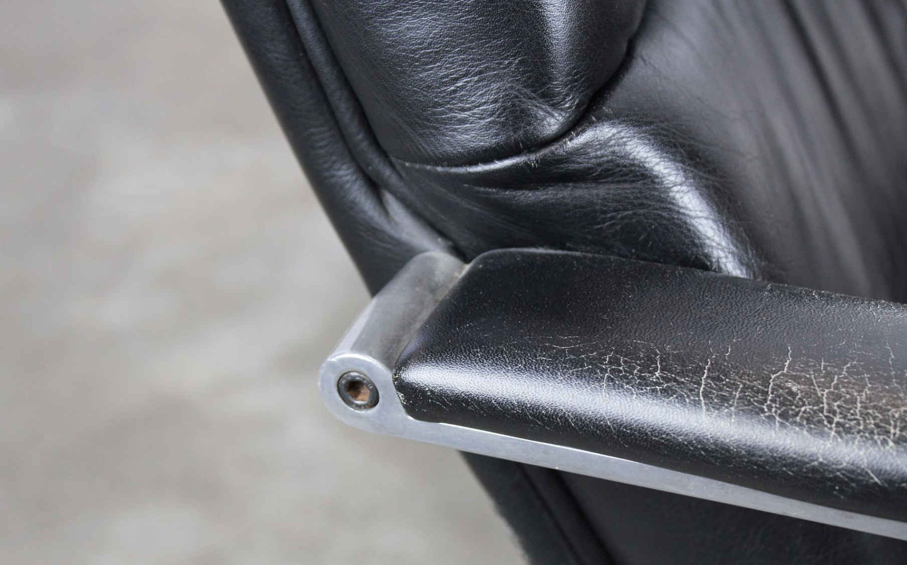 Black leather F141 armchair by Geoffrey Harcourt for Artifort 1970s