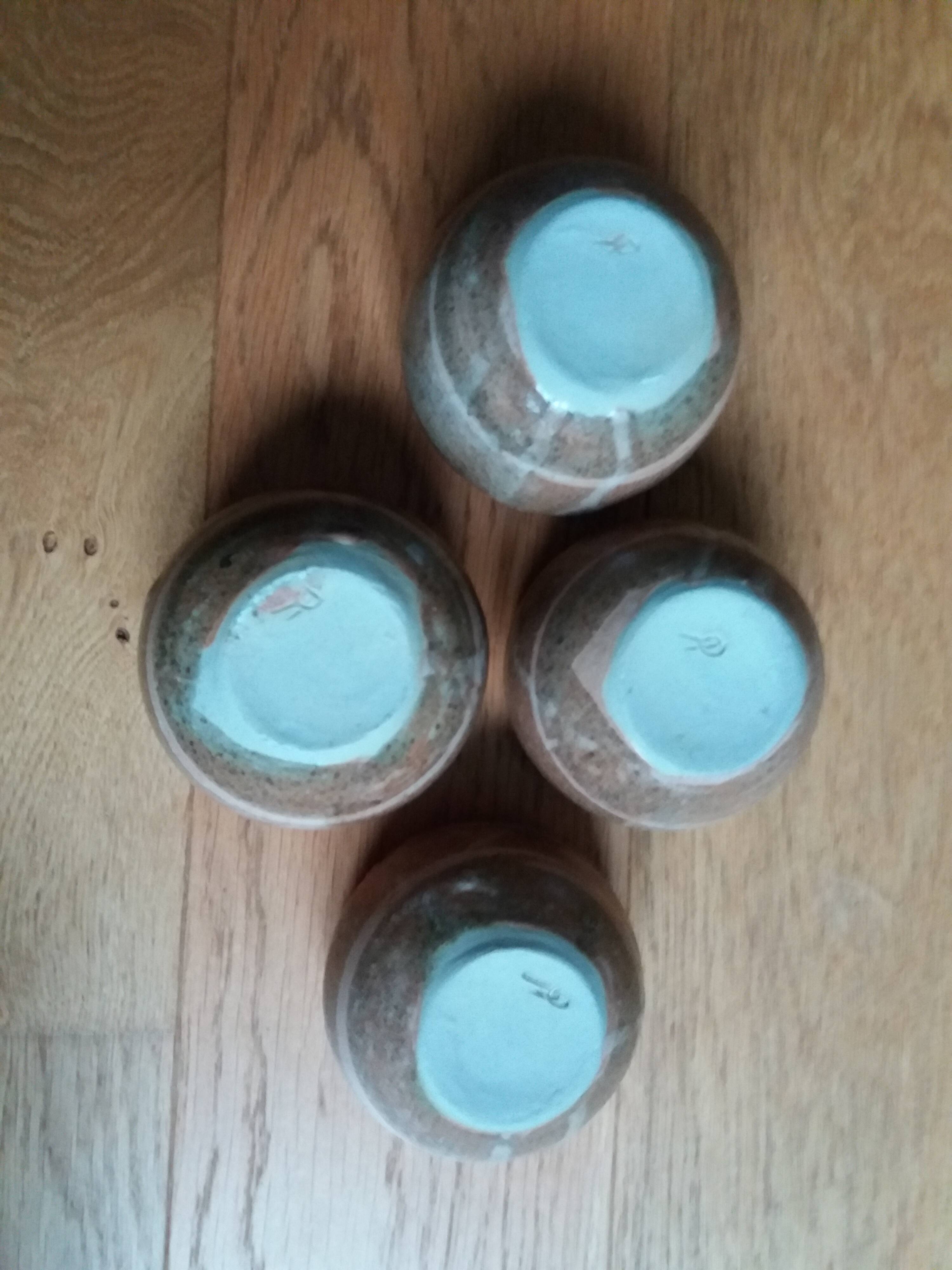 Coupelles tasses en grès signées Anne Rémy Clamagirand