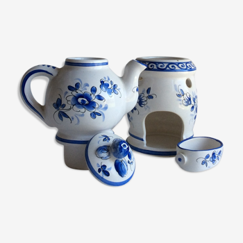 Teapot and tea set