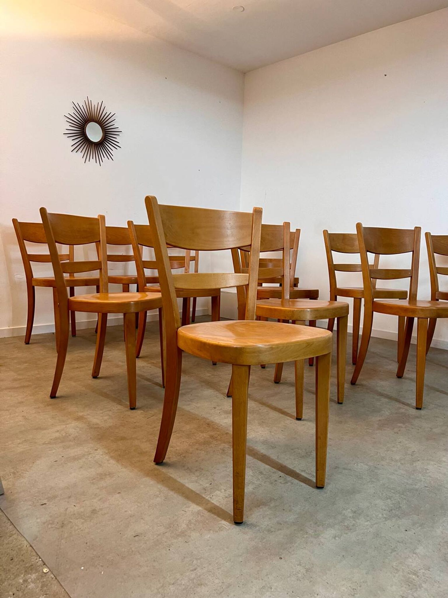 Lot 12 wooden bistro chairs by Horgen Glarus 70s vintage